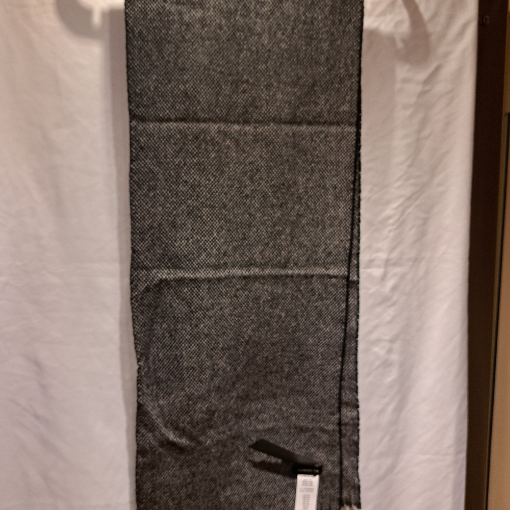 J.Lindeberg Black and White Wool Scarf